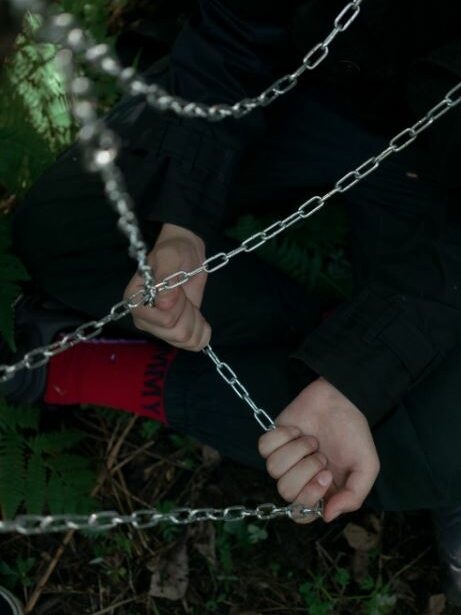 chains